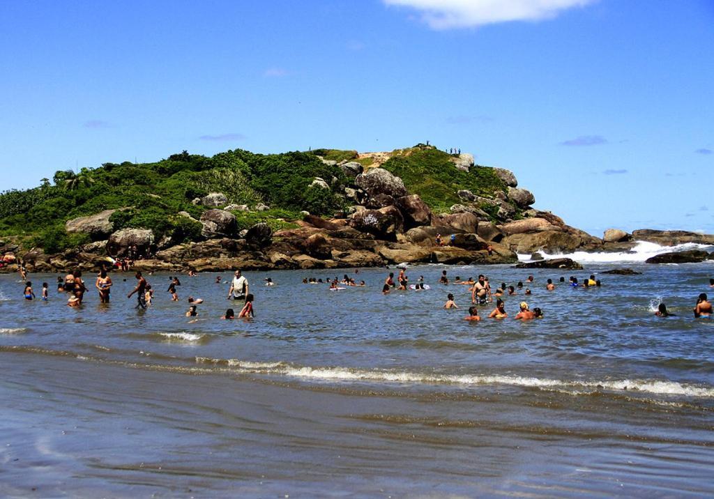 Casa Com Piscina , Churrasqueira, Wi-Fi, Em Rua De Areia A 1Km Da Praia, Bairro Sussegado, Proibido Uso De Som Extremamente Alto Ideal Para Descansar Itanhaém Kültér fotó